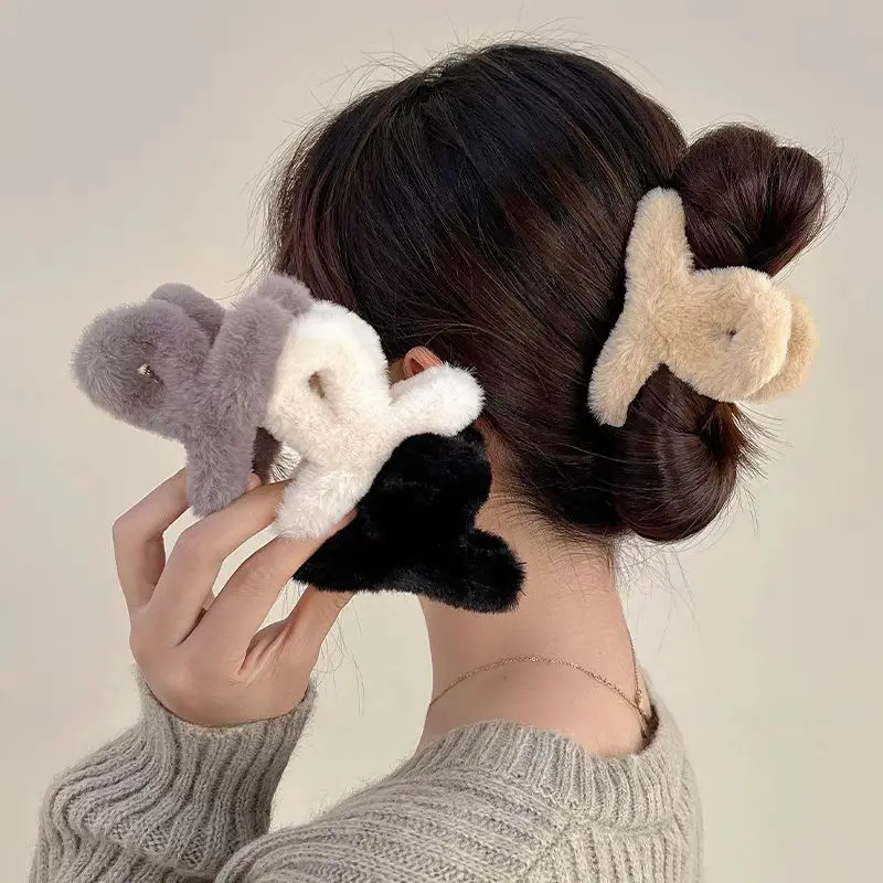 2024 Winter Faux Fur Hair Claw Elegant Acrylic Hairpins Plush Hair Clip Barrette Crab Headwear For Women Girl Hair Accessories