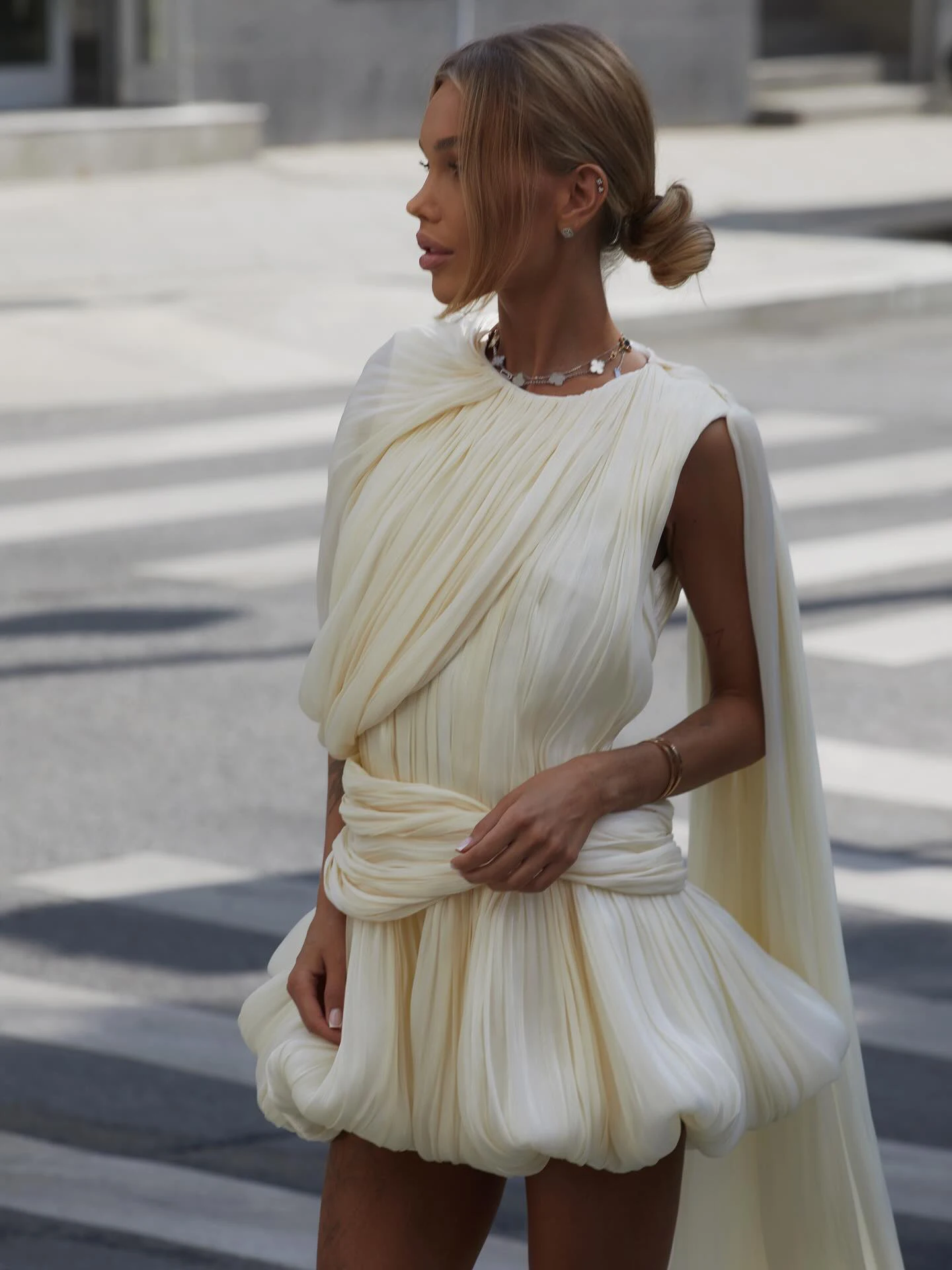 BJTZ 2026 nouveau printemps été français doux Chic sans manches Mini robe à volants taille cravate col rond court automne fête décontracté