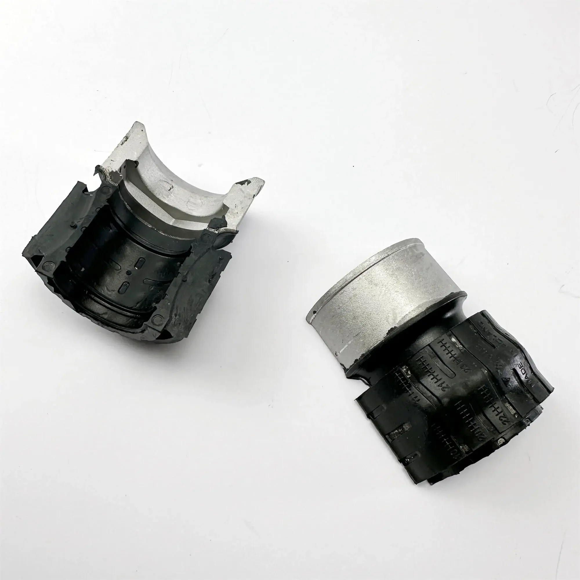 

95534379300 Stabilizer Support Base Rubber Suitable for Cayenne 955 343 793 00