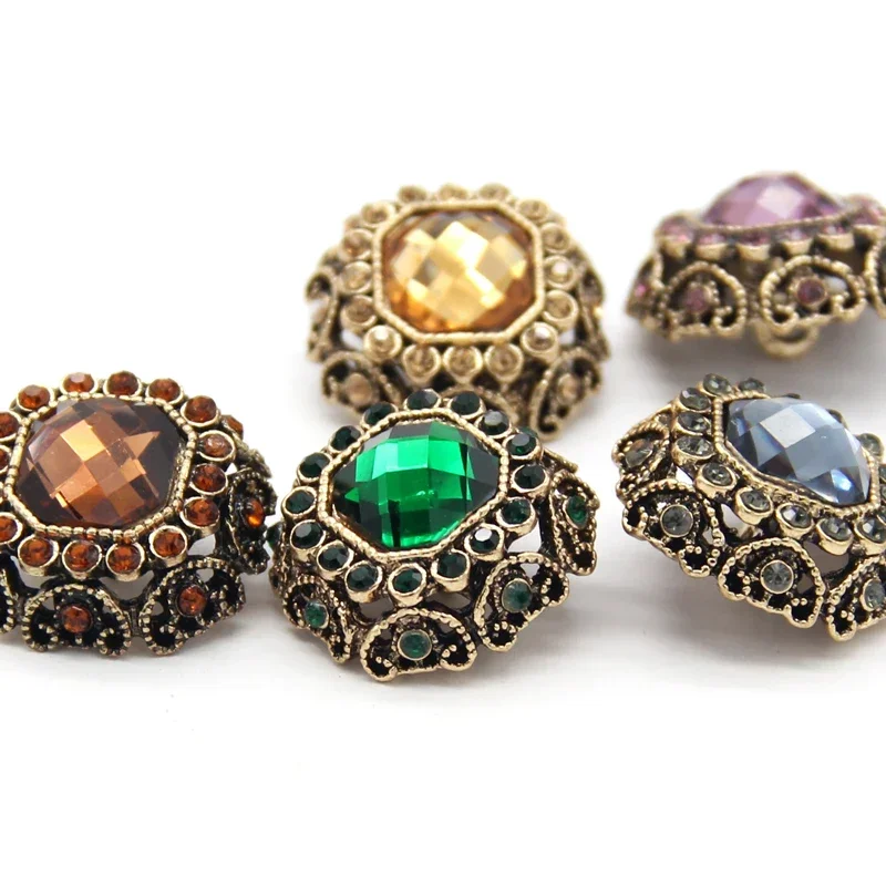 Vintage Rhinestones Gold Metal Jewelry Sewing Buttons For Clothes Women Shirt Sweaters Dress Decorations Accessories Wholesale