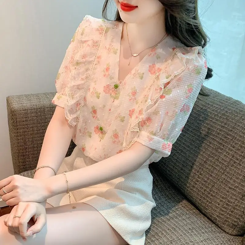 Women Summer Korean Loose Printing Temperament Lace V-neck Short Sleeve Chiffon Shirts Ladies Casual All-match Sweet Floral Tops