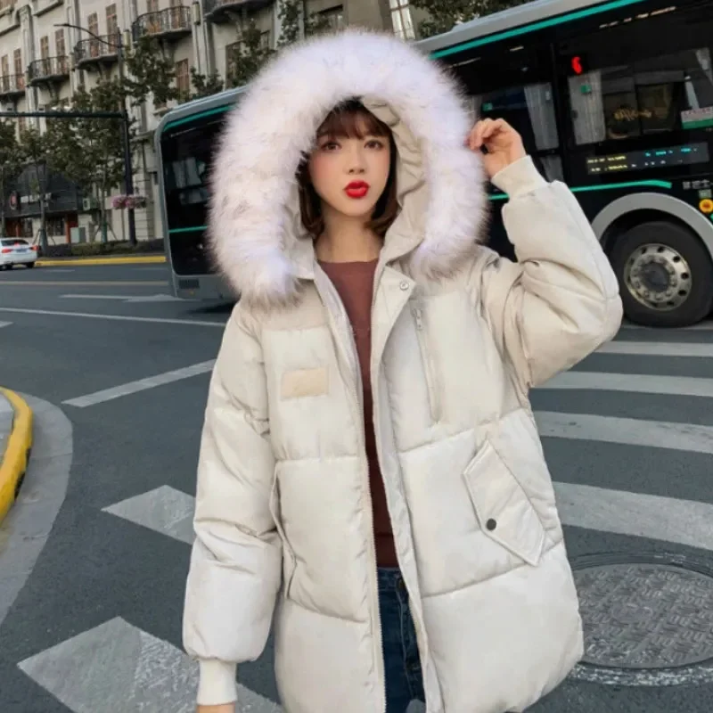 Capispalla invernale moda donna giacca con cappuccio in cotone a maniche lunghe Parka allentato Plus Size cappotto rosso da donna cappotto con collo in pelliccia sintetica