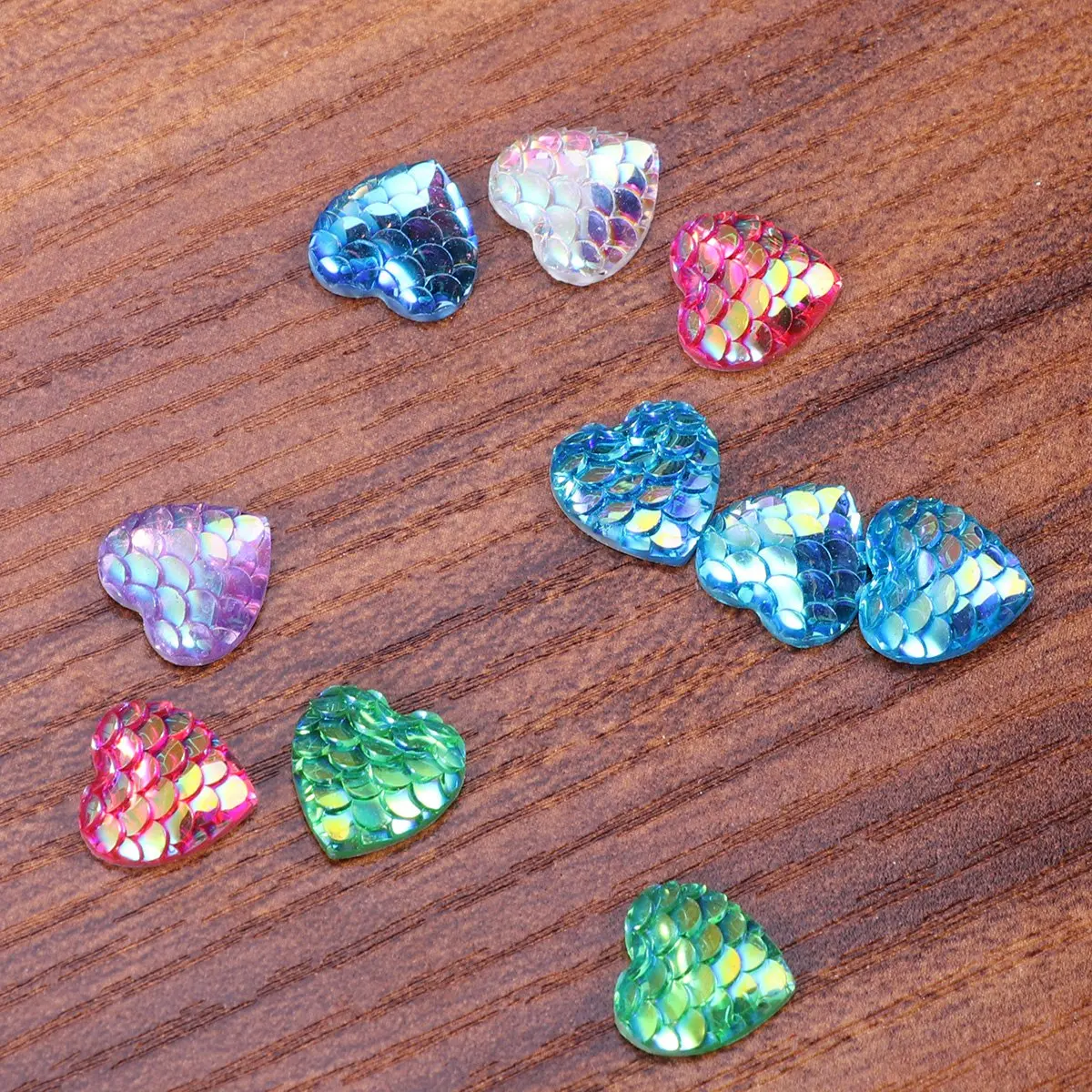 

10 Pcs Heart Shaped Resin Cabochons Iridescent Mermaid Scale DIY Jewelry Accessories for Bracelets Necklace Sculpture Decor