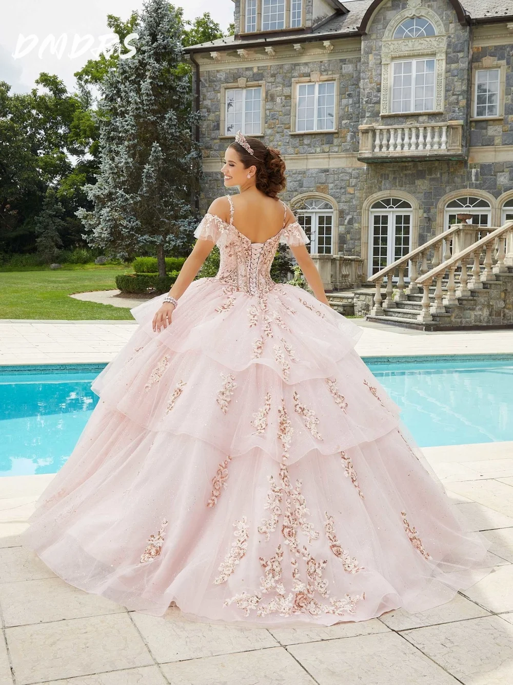 Elegant Off-shoulder Quinceanera Dress 2025 Elegant Spaghetti Strap Party Dress Shiny Charming Applique Ball Gown 16 Party Gown