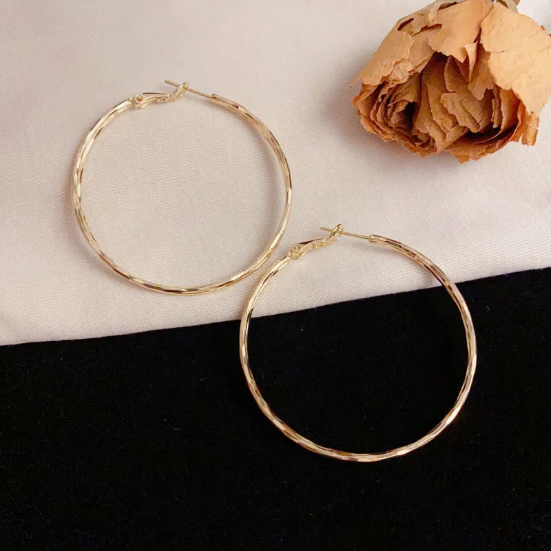 

Retro 14k Gold Plated Exaggeration Big Round Hoop Earrings For Women Party Elegant Versatile Personality Hiphop Jewelry