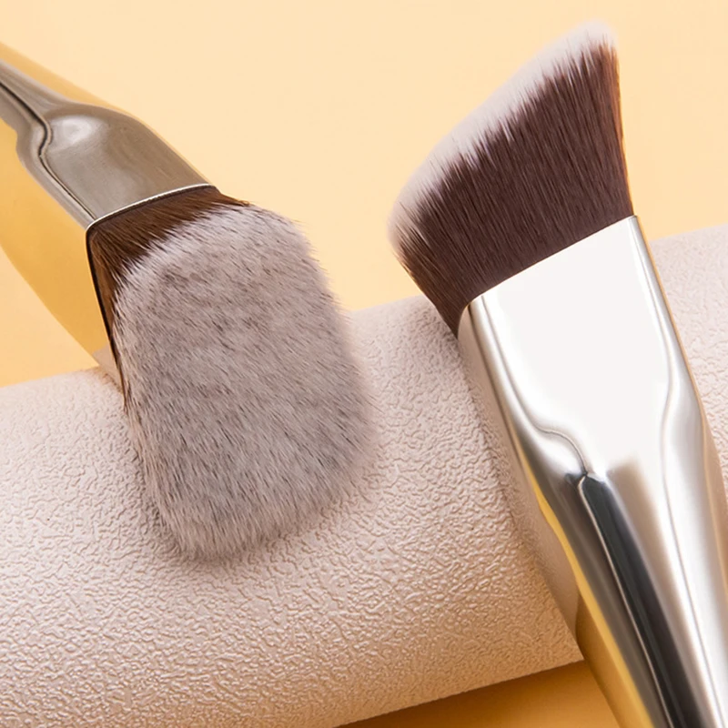 Pennelli per fondotinta per fard liquido ad angolo quadrato Pennello per fard in crema Professionale per donna Base per il viso Strumenti per trucco morbidi e senza traccia