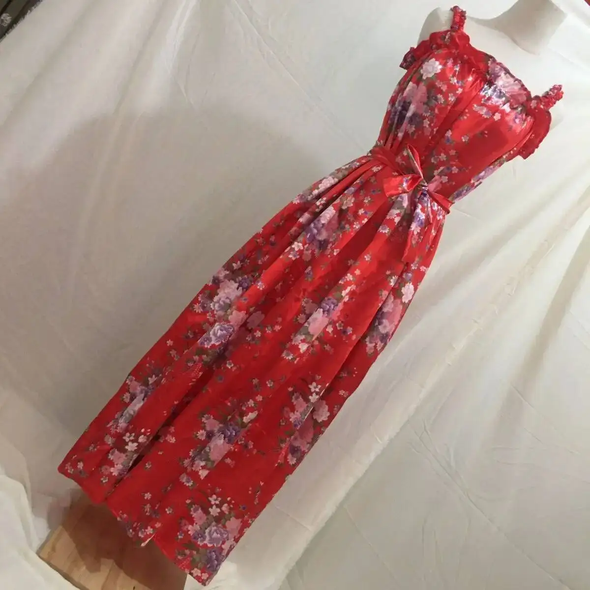 

Floral Print Sexy Women Glossy Satin Long Dress Ruffles Sleeveless Loose Silk Maxi Dress Sleeping Robe