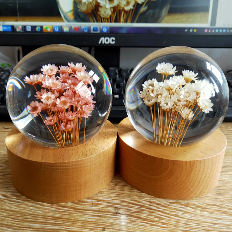 

LH New Year atmosphere daisy specimen resin crystal ball crafts