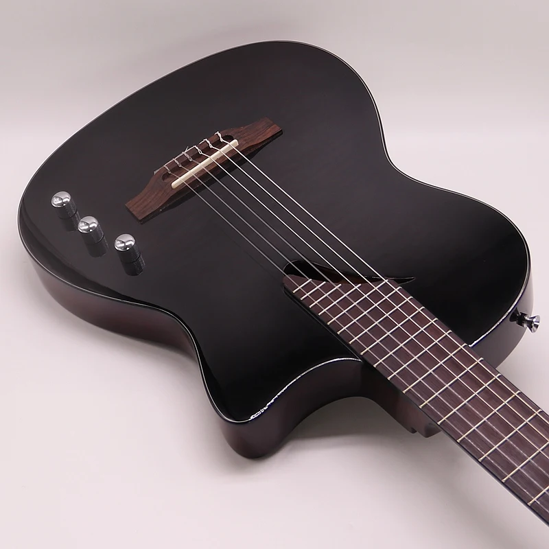 Leise elektrische klassische Gitarre, Hohlkorpus, 39 Zoll, 6 Saiten, Flammenfurnier-Oberseite, hochglänzend, Nylonsaiten, Schwarz und Naturfarbe