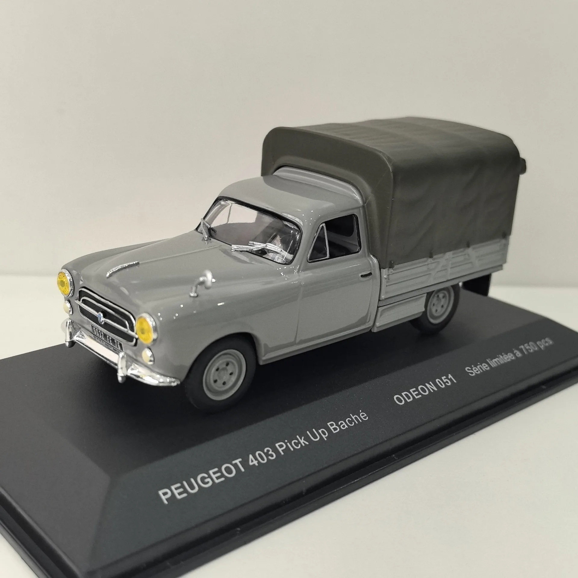 

Diecast ODEON 1/43 Scale PEUGEOT 403 PICK Peugeot Alloy Car Model Collectible Toy Gift Souvenir Display Ornament