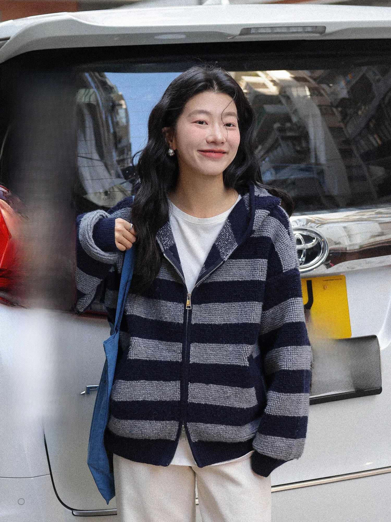 

Женская утепленная вязаная толстовка-кардиган в полоску с длинными рукавами на молнии для повседневной носки, эксклюзивно онлайн