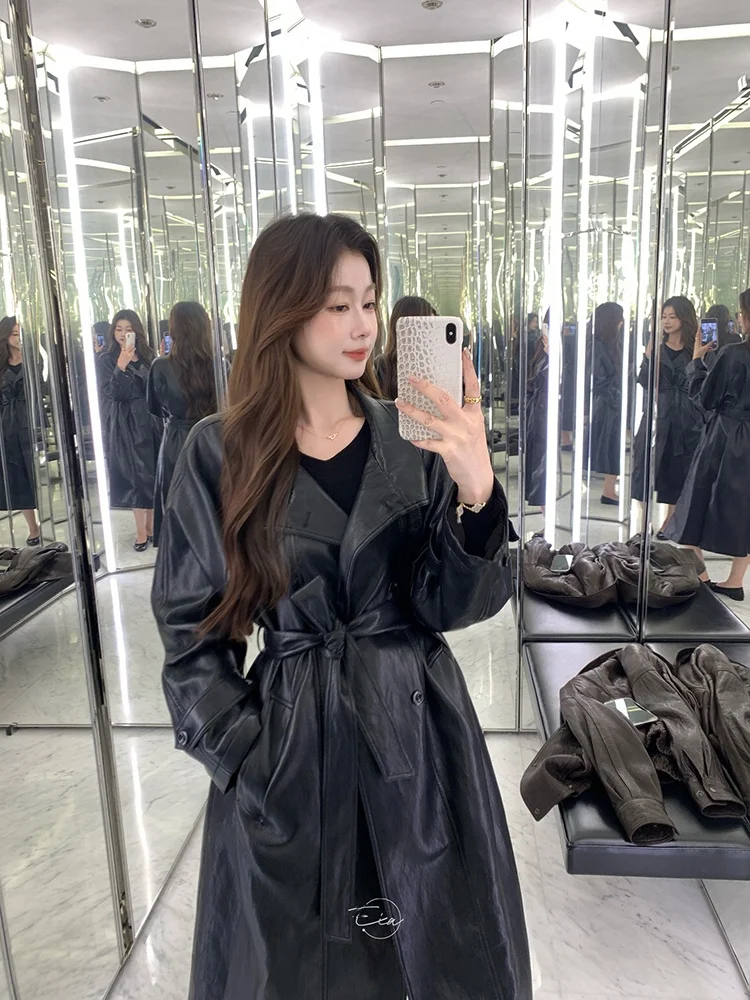 Casaco Feminino Longo de Couro PU Estilo Retrô com Gola Dobrável para Outono e Inverno - Agasalho Sazonal