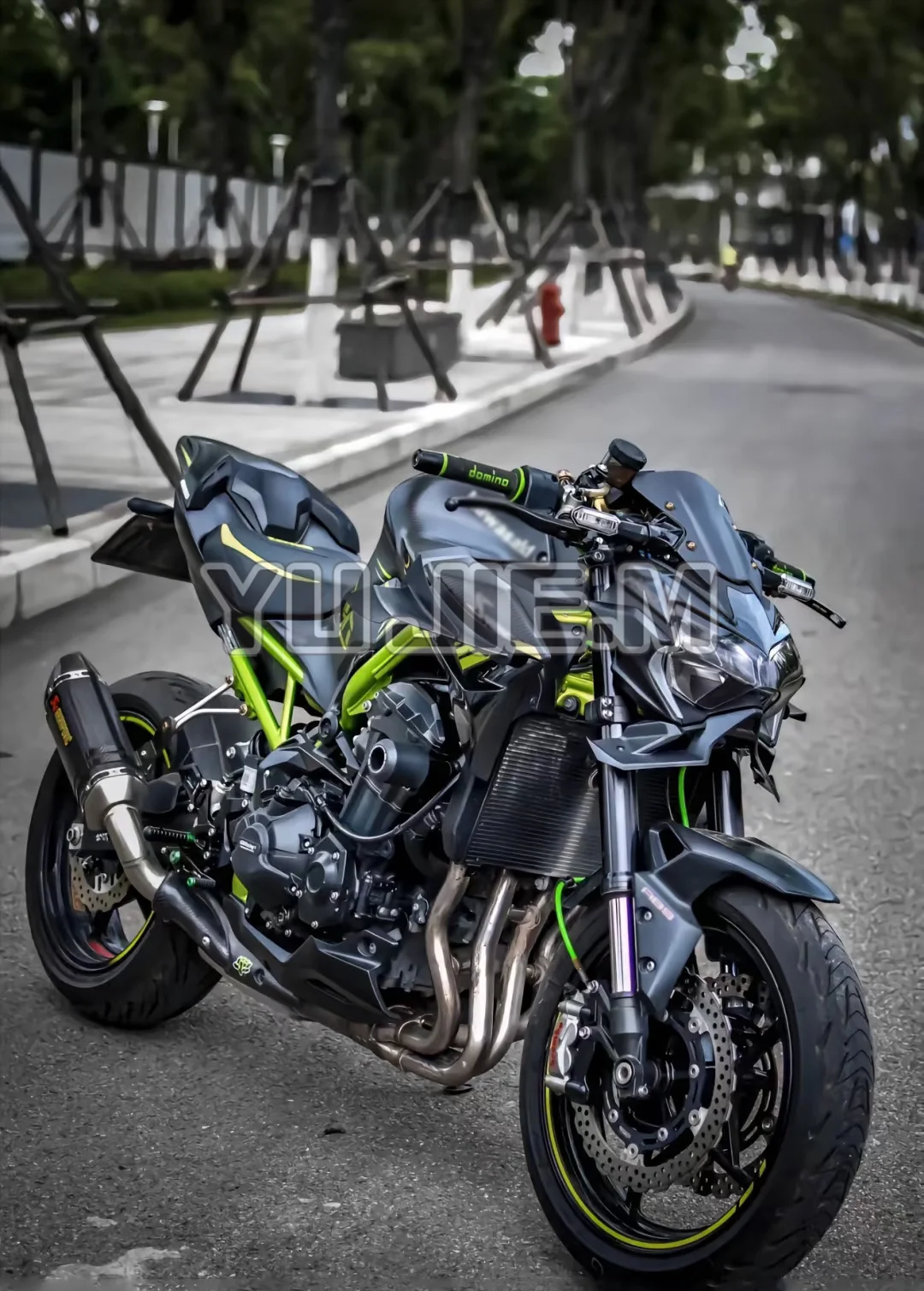 Universal motorcycle wing aerodynamic spoiler suitable for Kawasaki Z 400 500 650 750 800 1000 ZX-4R motorcycle fiber outer wing