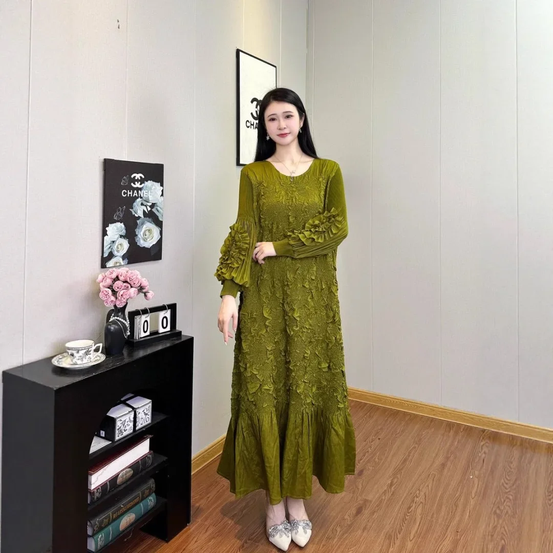 

Miyake Pleated 2025 Sanzhai Design Long Dress Women's Elegant Hand-cranked Flower Long-sleeved Loose Dress Factory Direct Sales