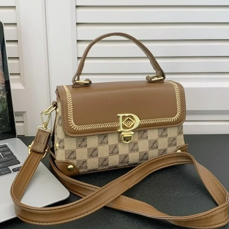

2025 New High-Quality Small Square Bag for Women, Magnetic Clasp Plaid Pattern, Stylish Shoulder Crossbody Bag, Fashionable