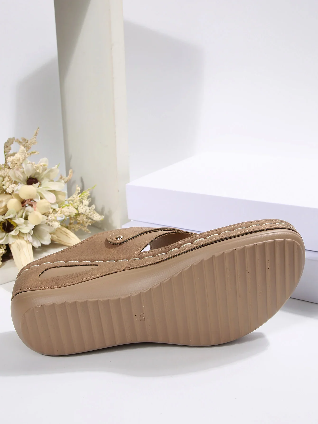2026 Neue Damen-Orthopädische Sandalen, lässige Keilsandalen, atmungsaktive Strandschuhe mit dicker Sohle, bequeme Zehensteg-Sandalen – Detail 6