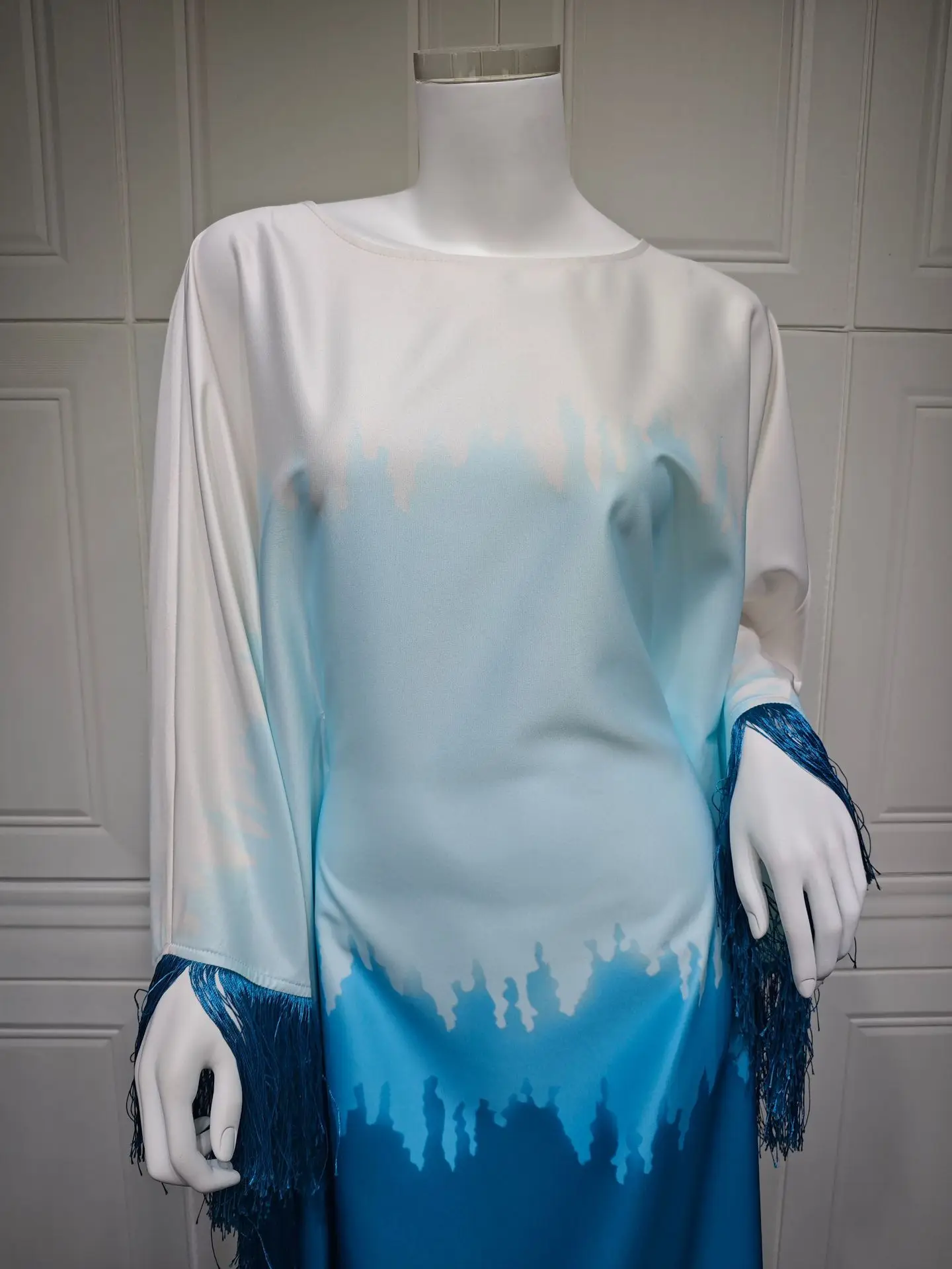 2025 New Ramadan Dubai Muslim Women\'s Abaya Dress Batwing Sleeve Tassel Gradient Print Elegant Modest Long Robe Evening Gala