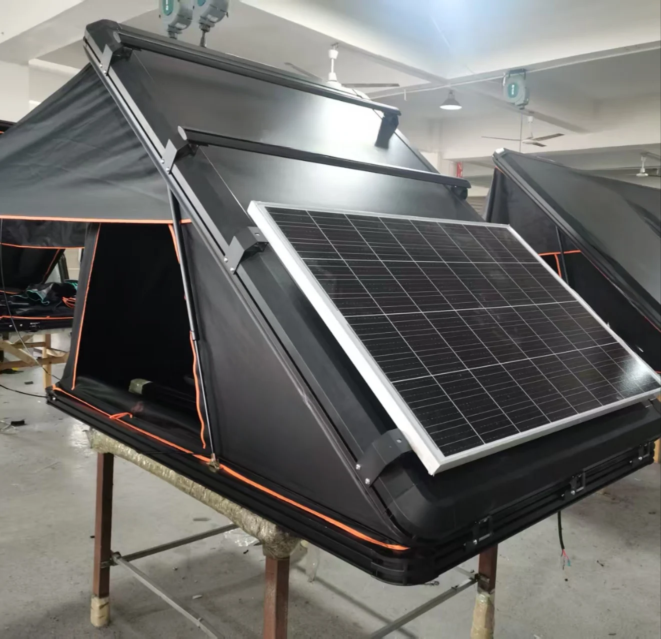 Solar Car Rooftop Tent Box 4-Person Aluminum Outdoor Triangle Hard Shell Tent with Ladder for Offroad 4x4 Top Roof Tent Camping