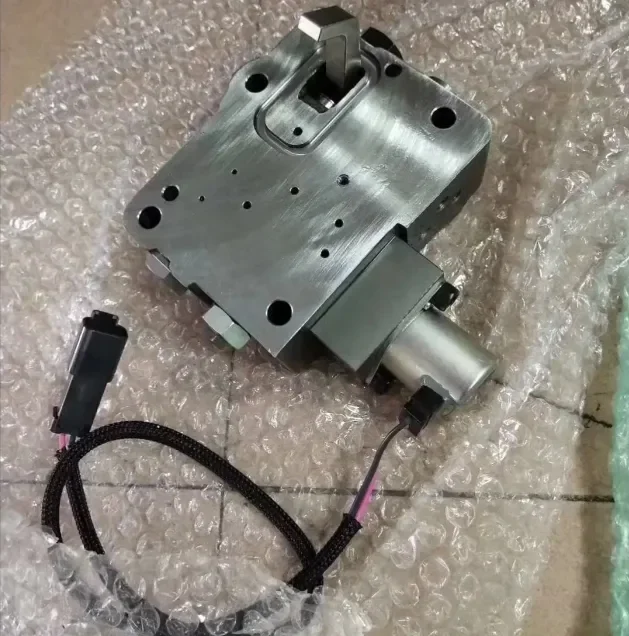 

708-3T-03222 Main Valve 708-3T-03221 Valve Assembly 708-3T-03214 Excavator Maintenance Parts Hydraulic Pump