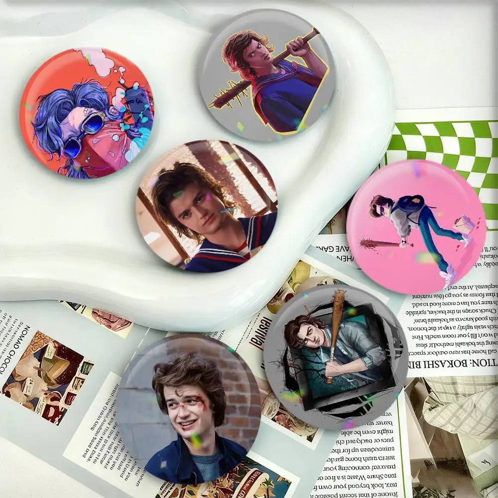 

Joe Keery Stranger Badges 25 32 44 58 75 mm Round Fans Collect Friends Gifts Brooch Souvenir