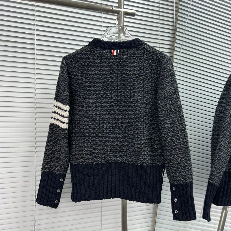 Four bar sweater for autumn and winter, unisex, high-quality long sleeved round neck knit sweater, casual versatile sweater