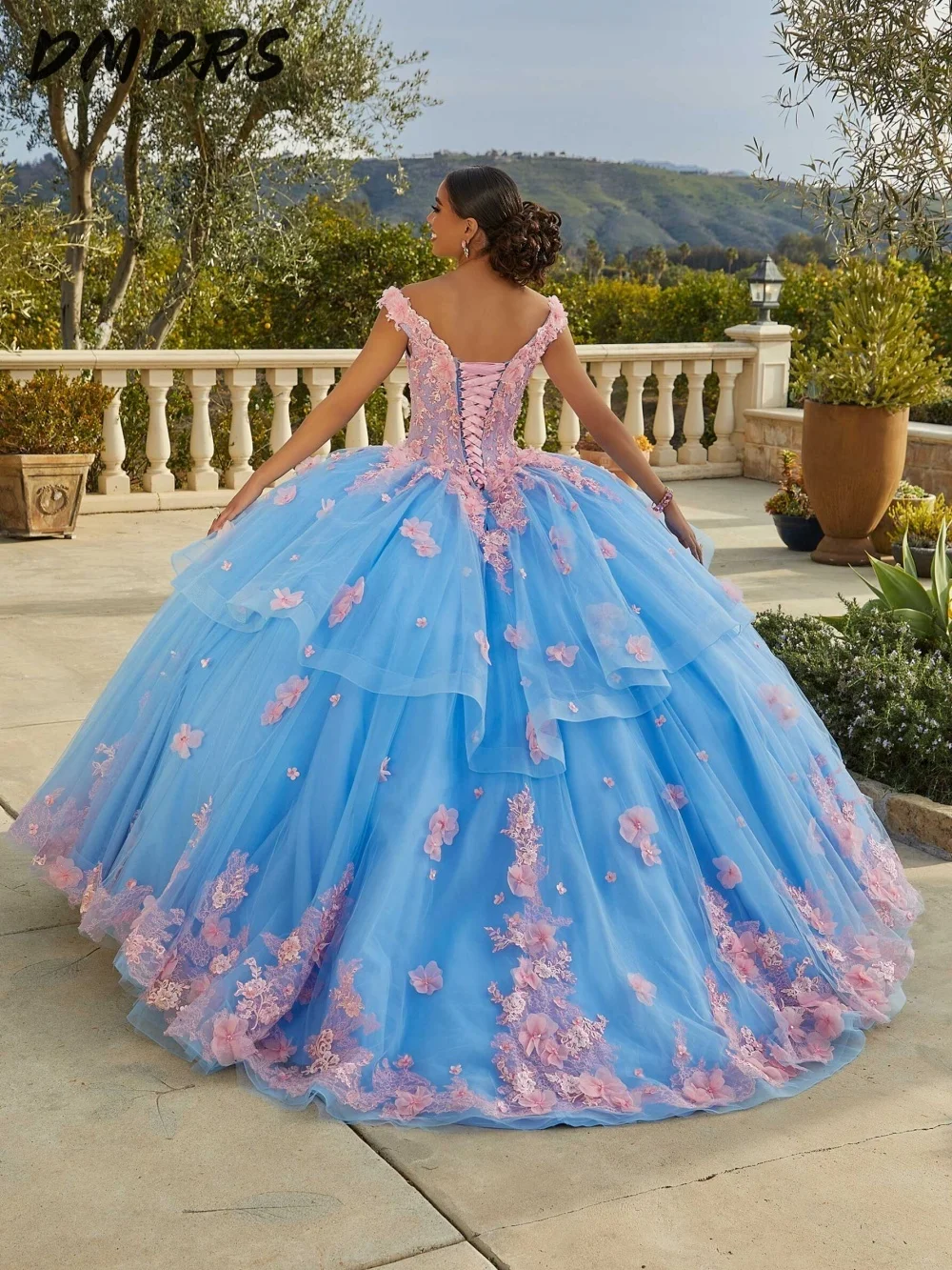 Bezauberndes schulterfreies Quinceanera-Kleid 2025, anmutiges Partykleid mit Applikationen, glänzende Pailletten, ärmelloses Ballkleid, süßes 16-teiliges