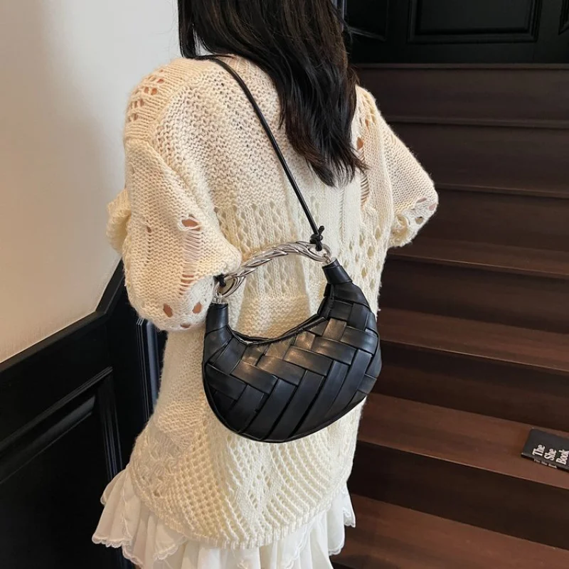 

Elegant Women's Handbag Made Of Premium Leather Boasting Paris High-End Lasting Commuter Design​