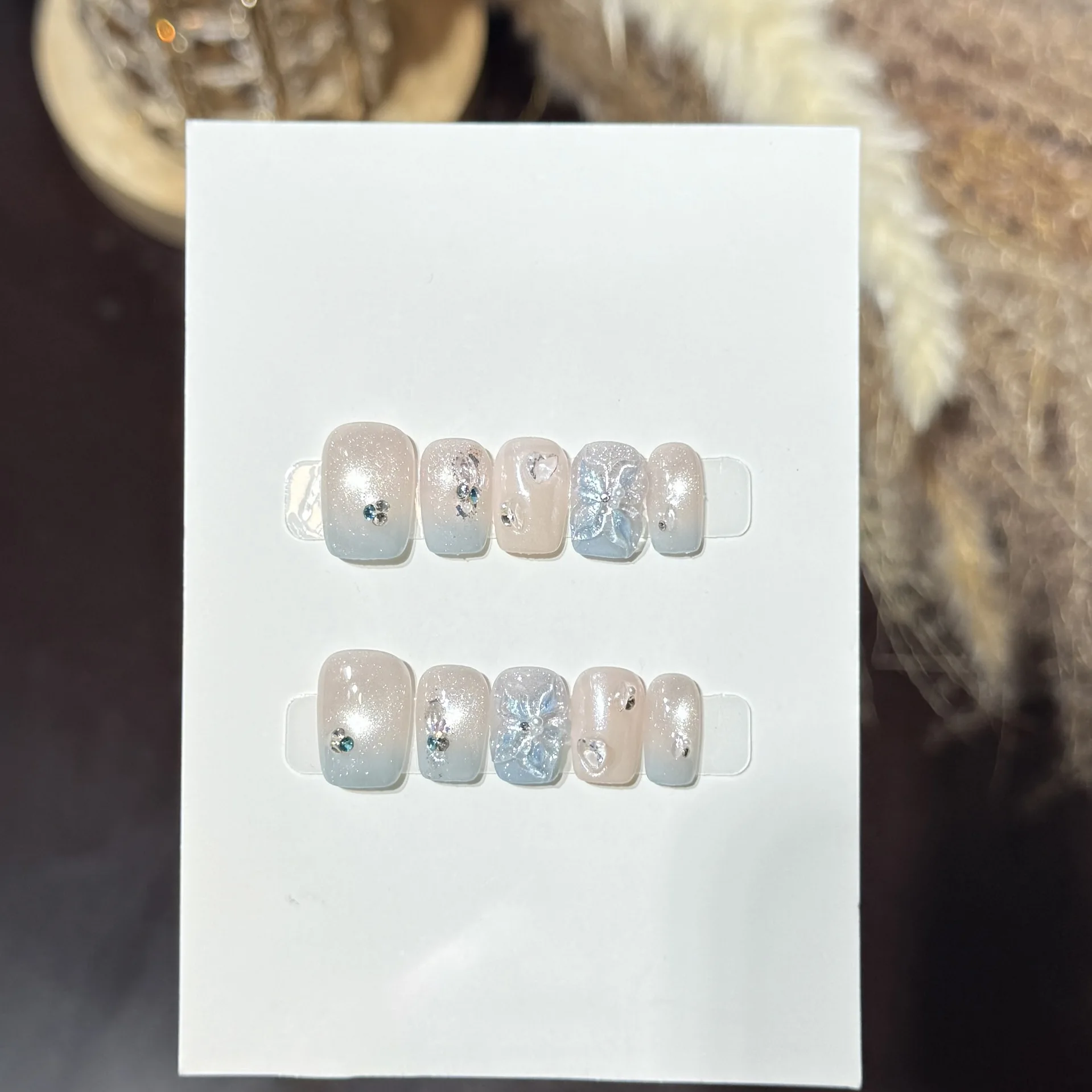 

10pcs Handmade Short Press On Nails Cat Eye Blue Gradient 3D Cavring Flower Design Sweet Cute Fake Nails Wearable Nails Art Tips