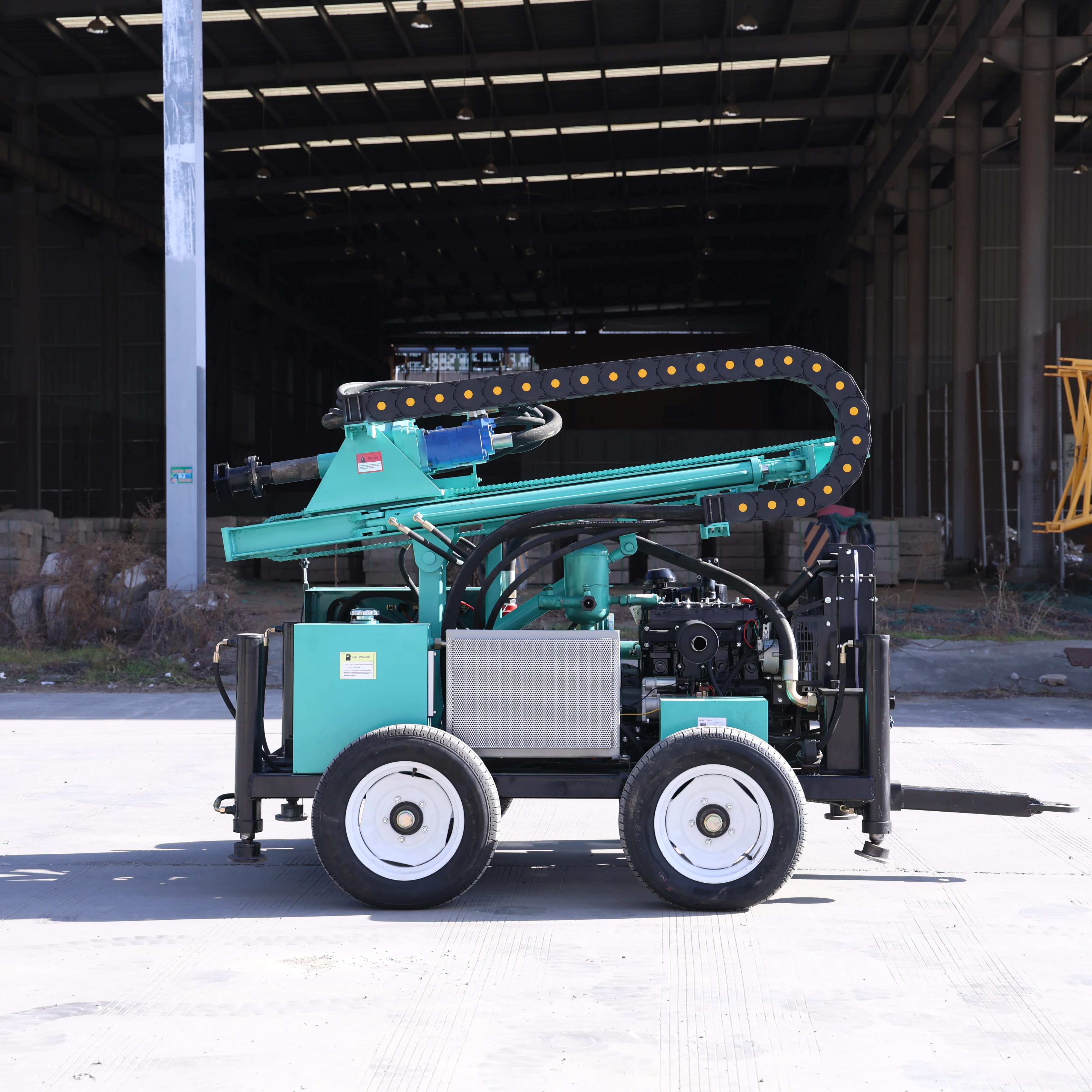 

Customized Commercial Rig with Hydraulic Outriggers – 200m High Performance Water Well Drilling