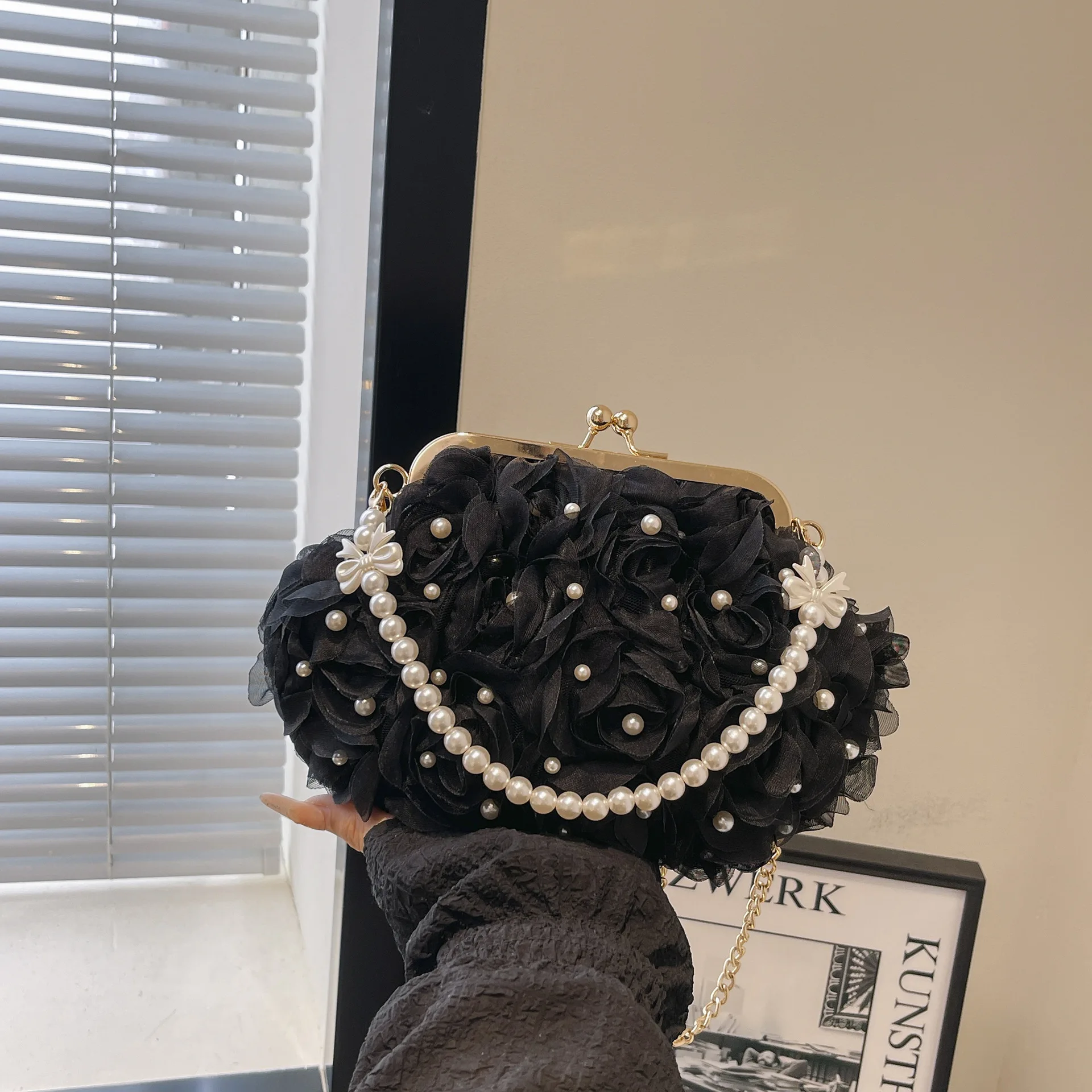 New Mesh Lace Pleated Handbag Sweet Style Pearl Chain Crossbody Evening Bag