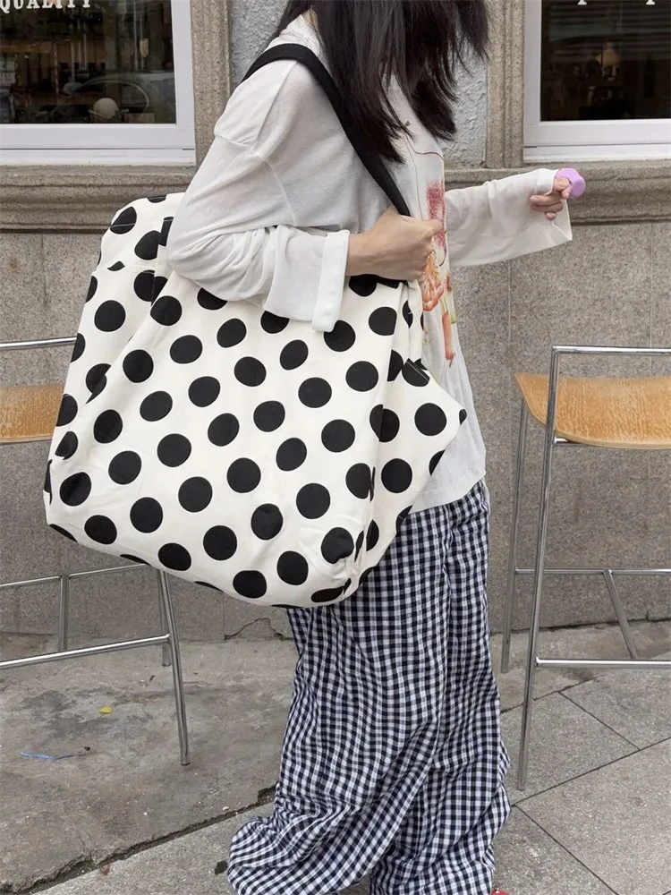

Korean Polka Dot Canvas Tote Bag Women's Large Capaci Single oulder Bag Commuter Versatile Student Handbag 2025 New Sle