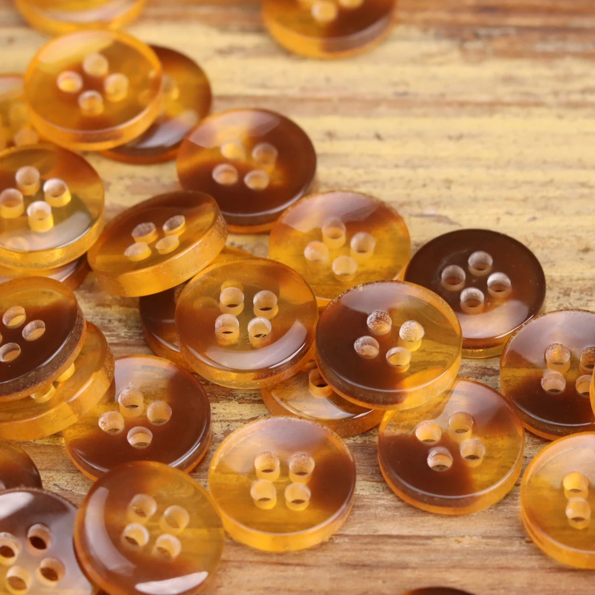 12pcs 11.5mm Transparent Shirt Buttons For Sewing Knitwear 4 Hole Mens Shirt Vintage Amber Knitting Children Clothing