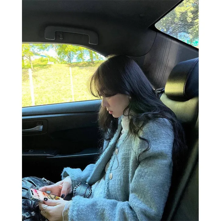 

Новинка! Женское шерстяное пальто в корейском стиле с золотистыми элементами, коллекция Весна 2026