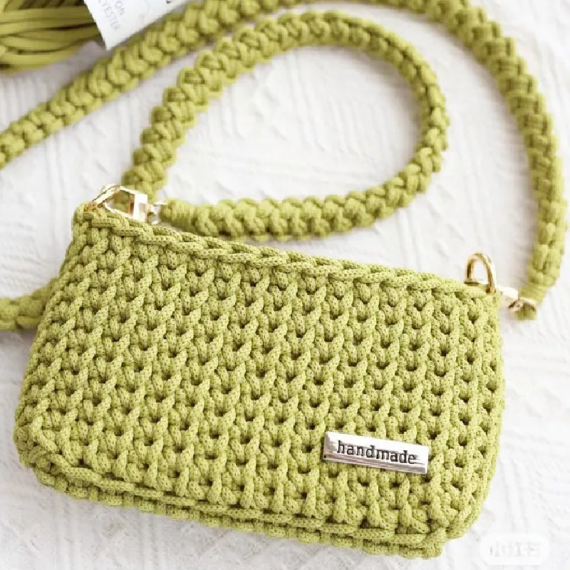 Small and Exquisite Mobile Phone Bag Handmade Hooked Weave Fashion Crossbody Bag Single Shoulder Bag Women's Storage Bag