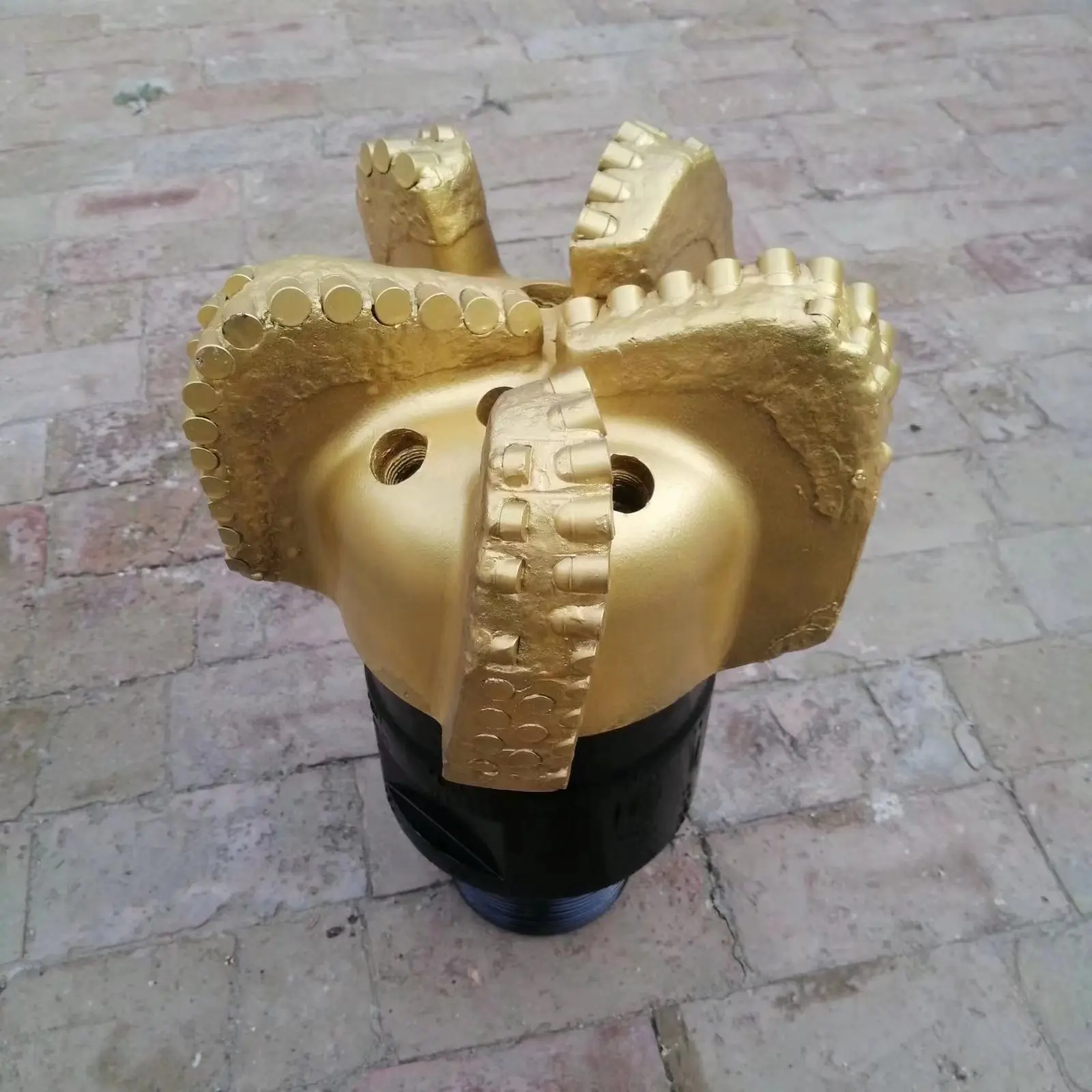 Broca de rocha com corpo de aço para perfuração de poços de água