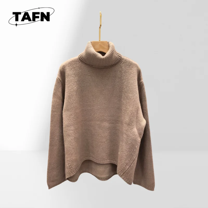 Fashionable Crewneck Knit Sweater for Women, Timeless Style for Every Wardrobe Cozy and Fashionable for Winter AJ1821