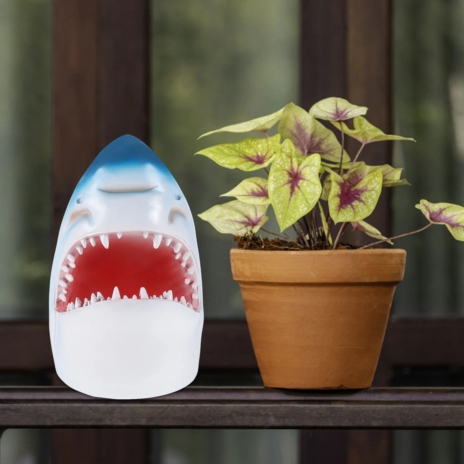 

Resin Shark Decoration Lifelike Small Artificial Shark for Garden Home Office Bonsai Scene Layout Outdoor Indoor Decor Summer