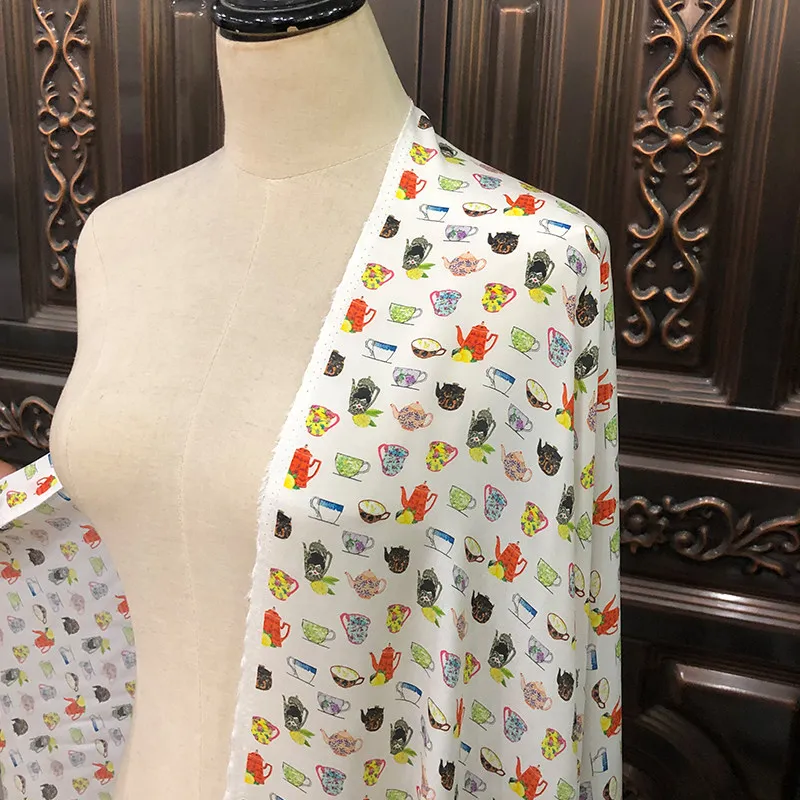 

1 meter 100% Mulberry Silk 12 momme Crepe Silk Fabric White Cartoon Teapot Printed 140cm 55" wide by the yard CY051
