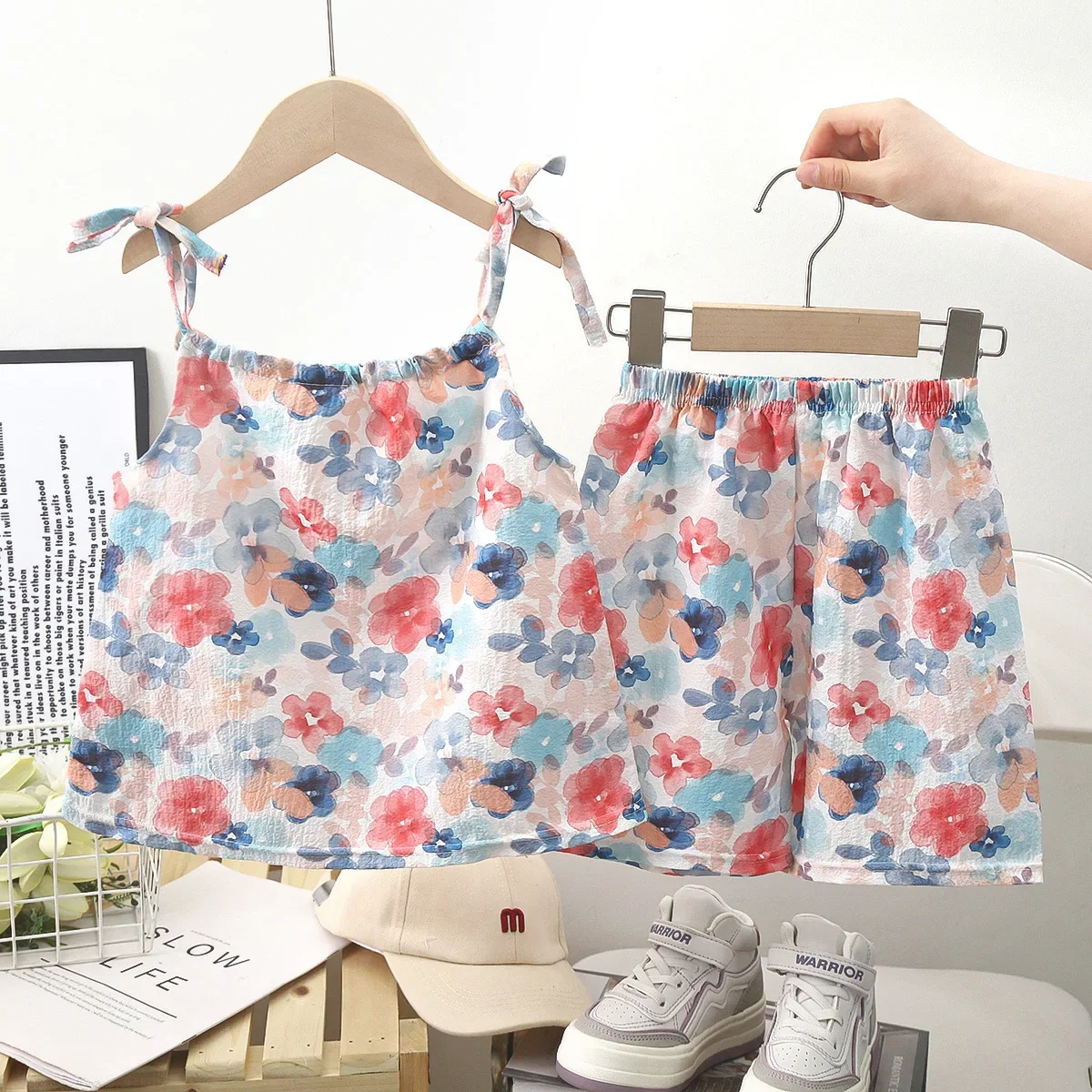 

2024 New Baby Girls Summer Clothing Sets Sleeveless Flower Print Sling Tops with Shorts Children's Casual Two-piece Clothes