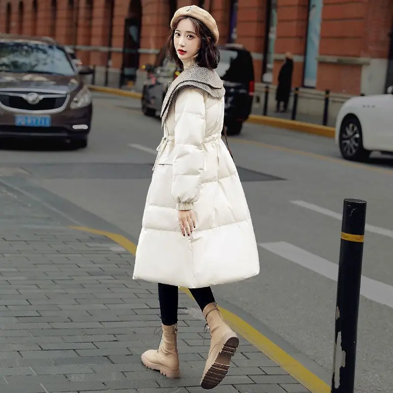 

Кукольный воротник пояс Grupoined пуховик женский средний и длинный стиль выше колена 2025 новая популярная белая утиная пуховая куртка