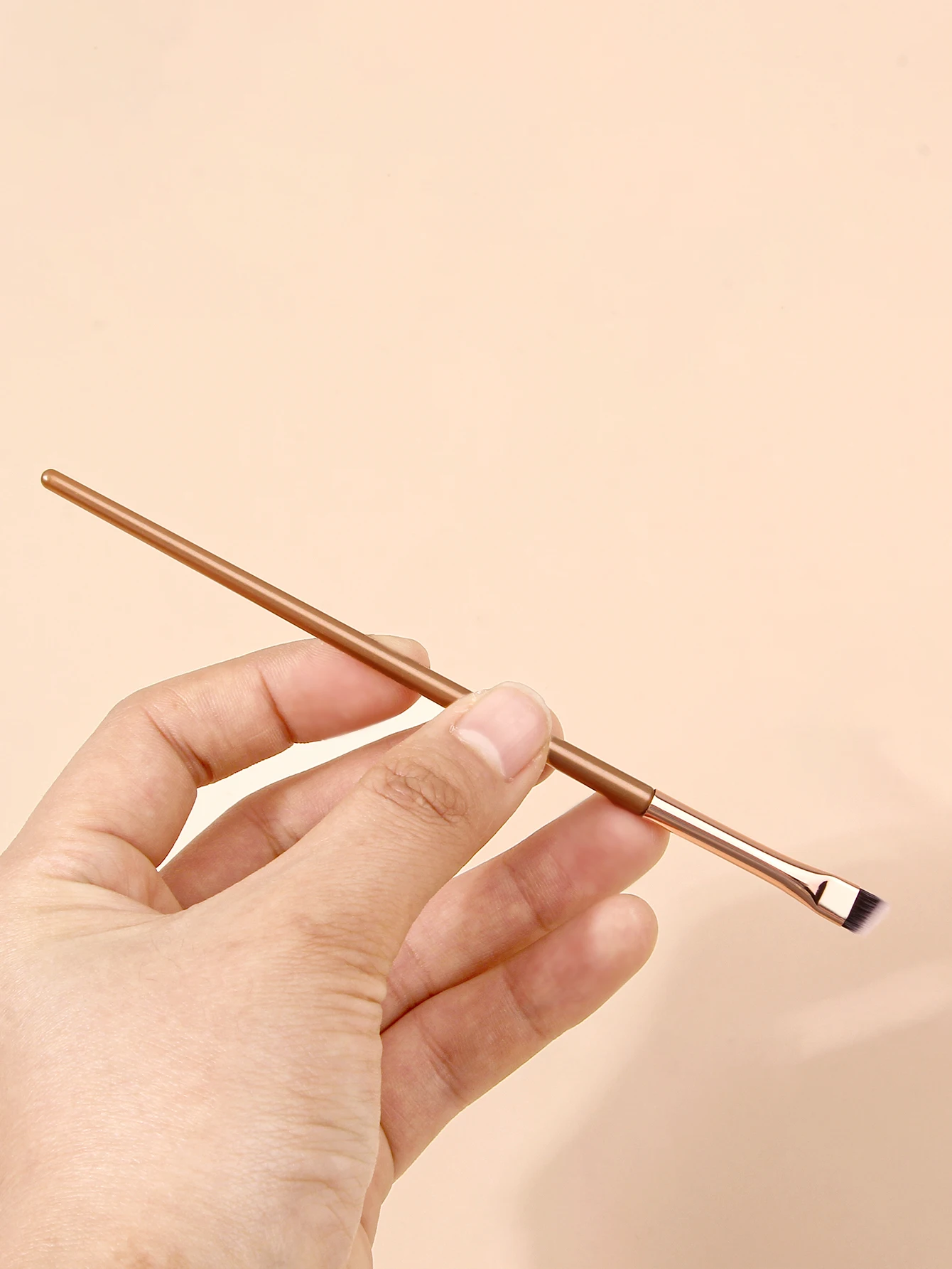 12GOLD Sickle Eyeliner Brush Knife Edge Makeup Brush Liquid Eyeliner Brush Ultra Thin Fine Oblique Angle Flat Head Eyebrow Brush