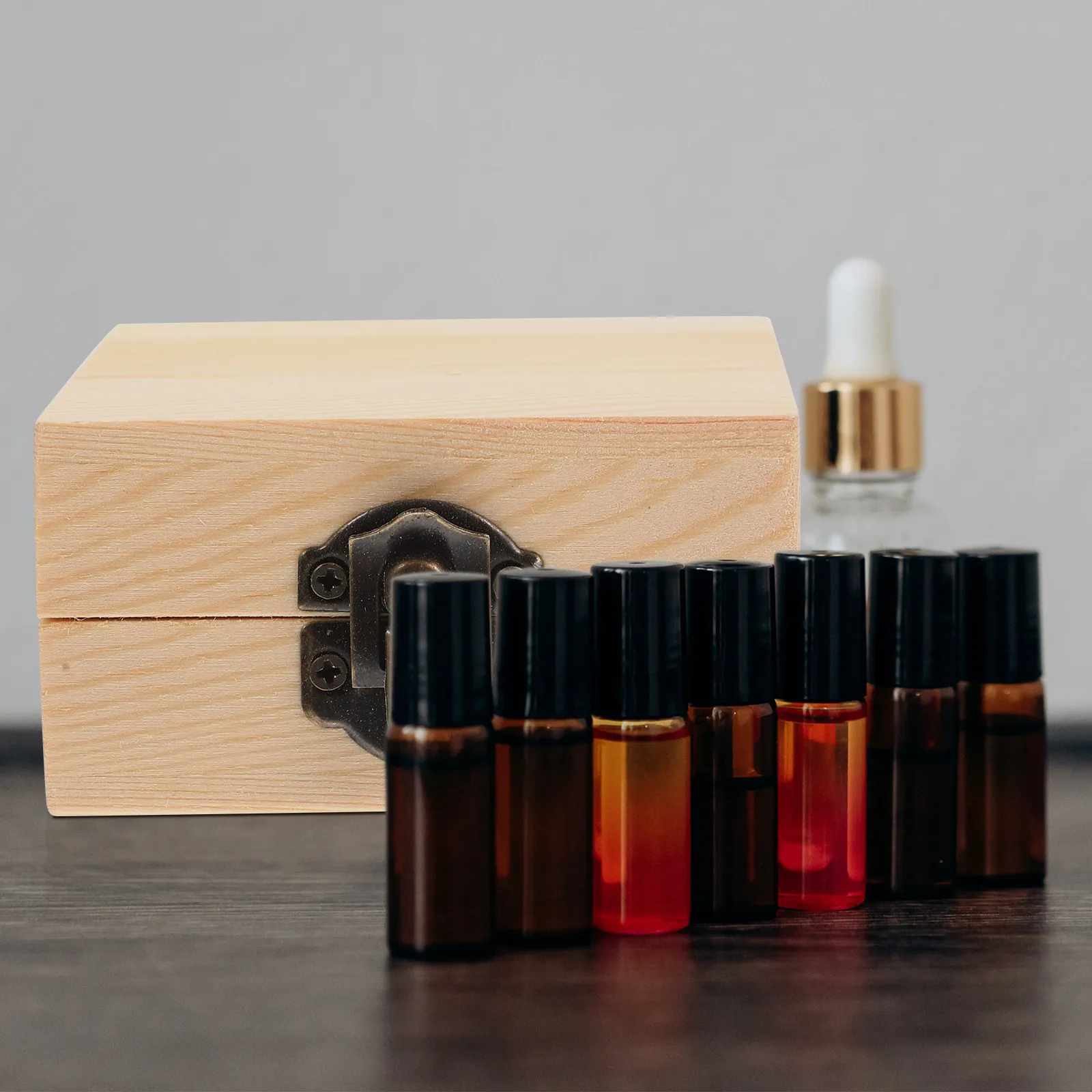 Exquisite Lightweight Wooden Essential Oil Box Excellent Workmanship Non-Deformable Storage Case for Essential Oils Bottles