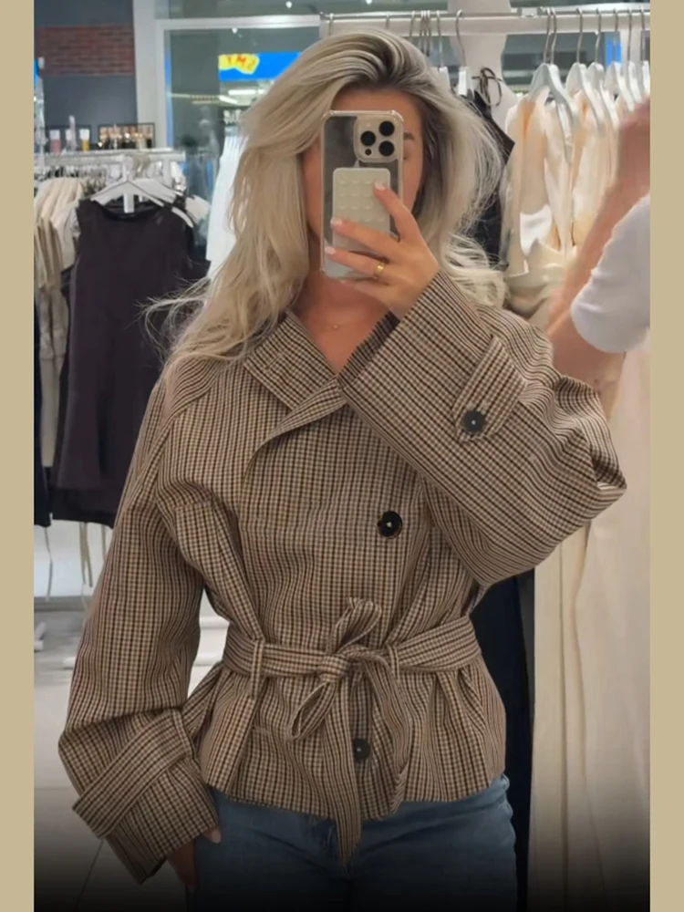 Thumbnail 4 - #17 Best Classic Trench Coats to Buy In 2026