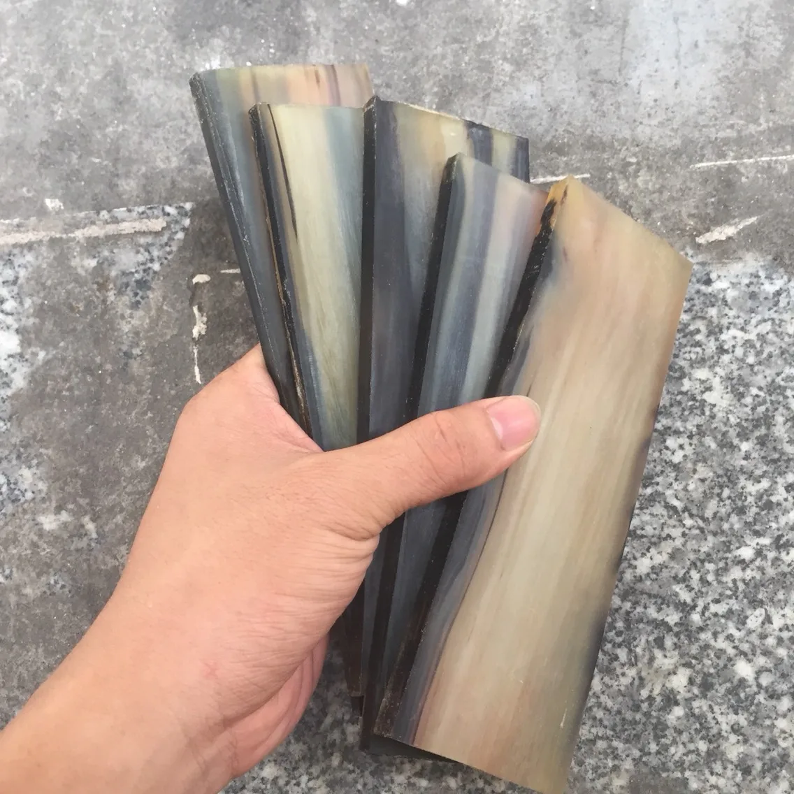 1 قطعة زهرة الأغنام الطبيعية القرن ورقة سكين الفراغات لوحة الموازين مقبض المواد DIY بها بنفسك النقش ، لوحة المسبح