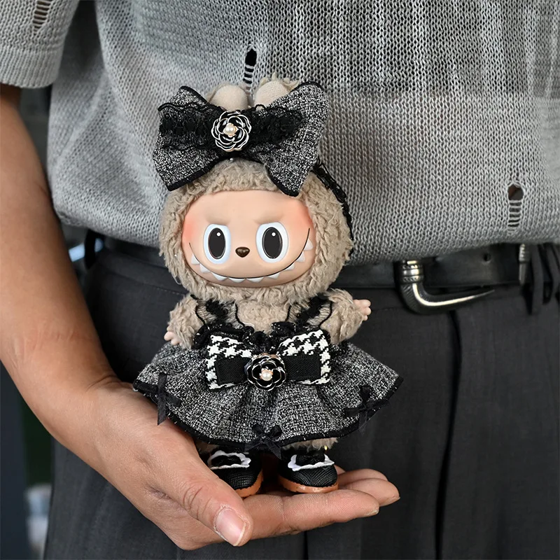 Tylko ubranka dla lalek 17cm Labubu ubranka dla dzieci Labubu pudełko z niespodzianką wisiorek pluszowa wysokiej jakości dekoracja zabawkowa uroczy zestaw prezent dla dzieci