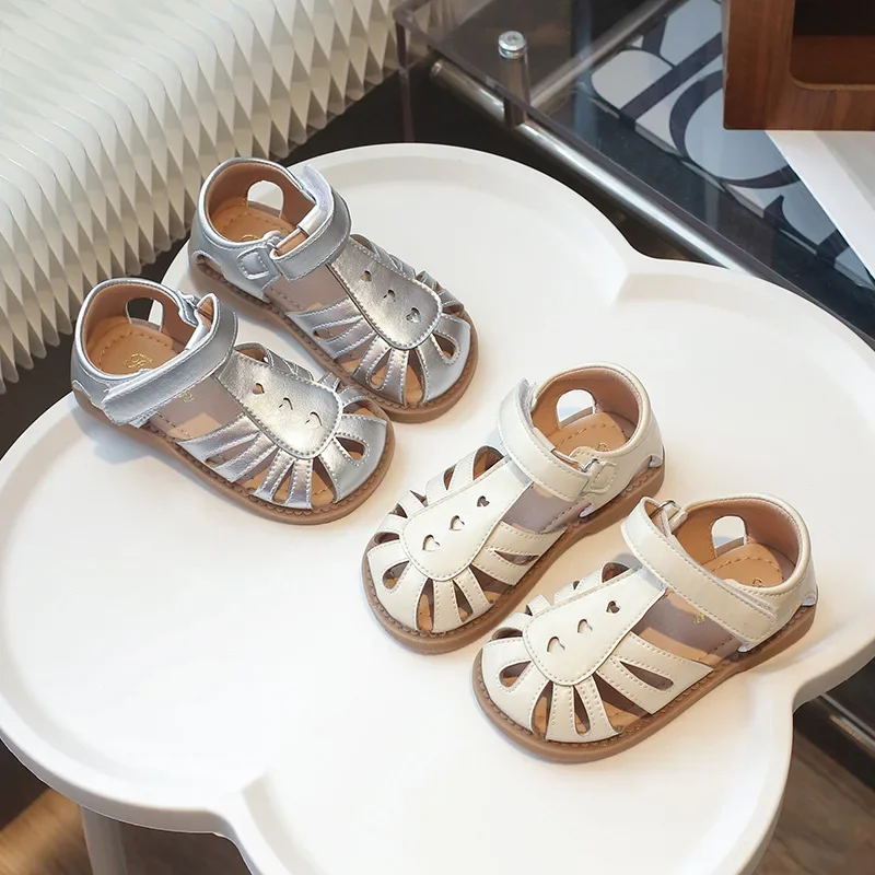 

Fashion Girls' Shoes Summer New Kids Sandals Soft Soled Girls Sandals Anti Slip Child Beach Shoes
