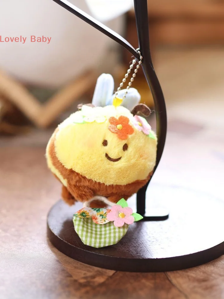 【BBS】1 peça kawaii bonito cesta de flores pequena abelha boneca brinquedo de pelúcia chaveiro pingente mochila das crianças acessórios presentes do feriado