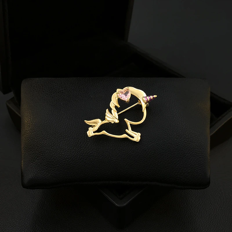 

Cute Funny Unicorn Brooch Women Luxury Corsage Suit Neckline Collar Pin Cardigan Ornament Lovers' Jewelry Gifts Accessories 5686