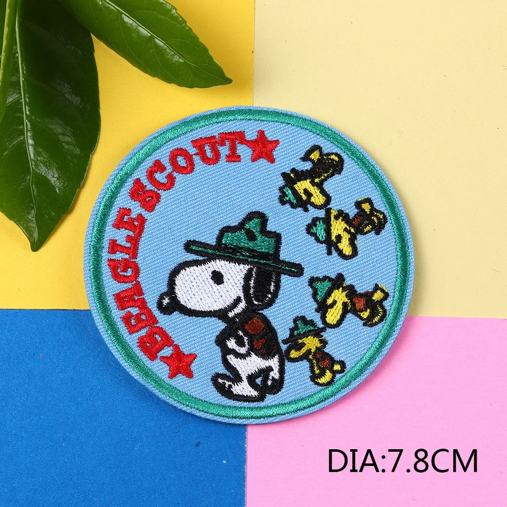 Anime Snoopy Cartoon Cute Dog Pattern Naklejka na ręcznik Haftowana naszywka Dekoracyjna naklejka na ubrania DIY Dekoracja