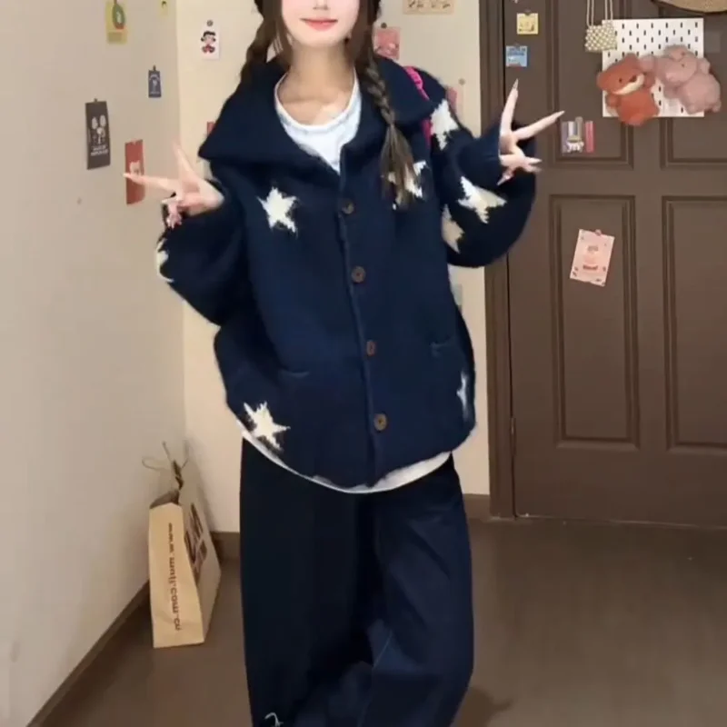 

Свитер со звездами в корейском стиле, вязаный кардиган, осень-зима, ленивый стиль, свободное новое пальто с лацканами, модное нишевое пальто высокого класса для женщин